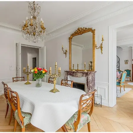 Rue Saint Didier Champs Elysees * باريس